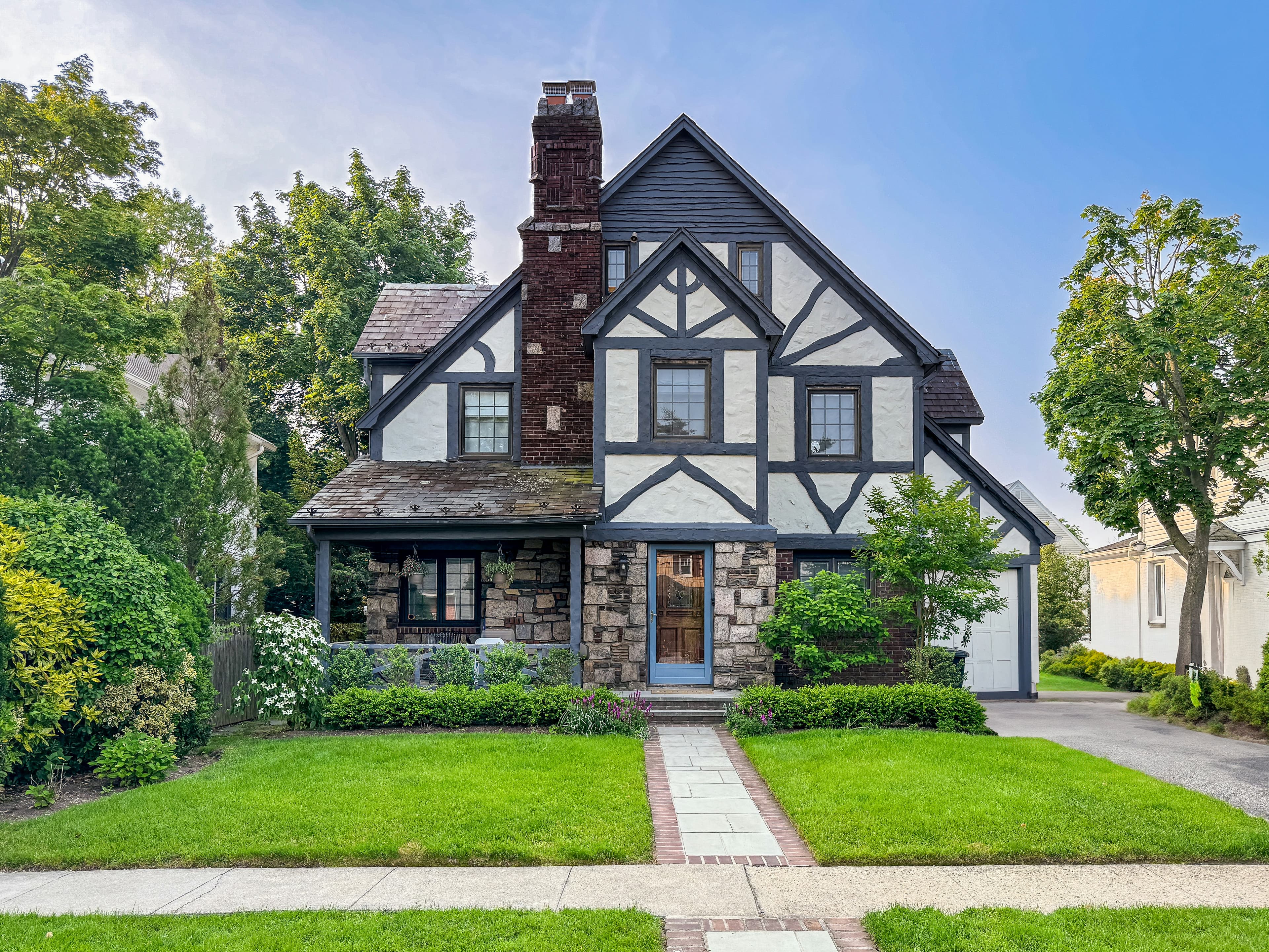 Brookside, Kansas City: A Neighborhood Guide